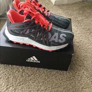 Women sport shoes